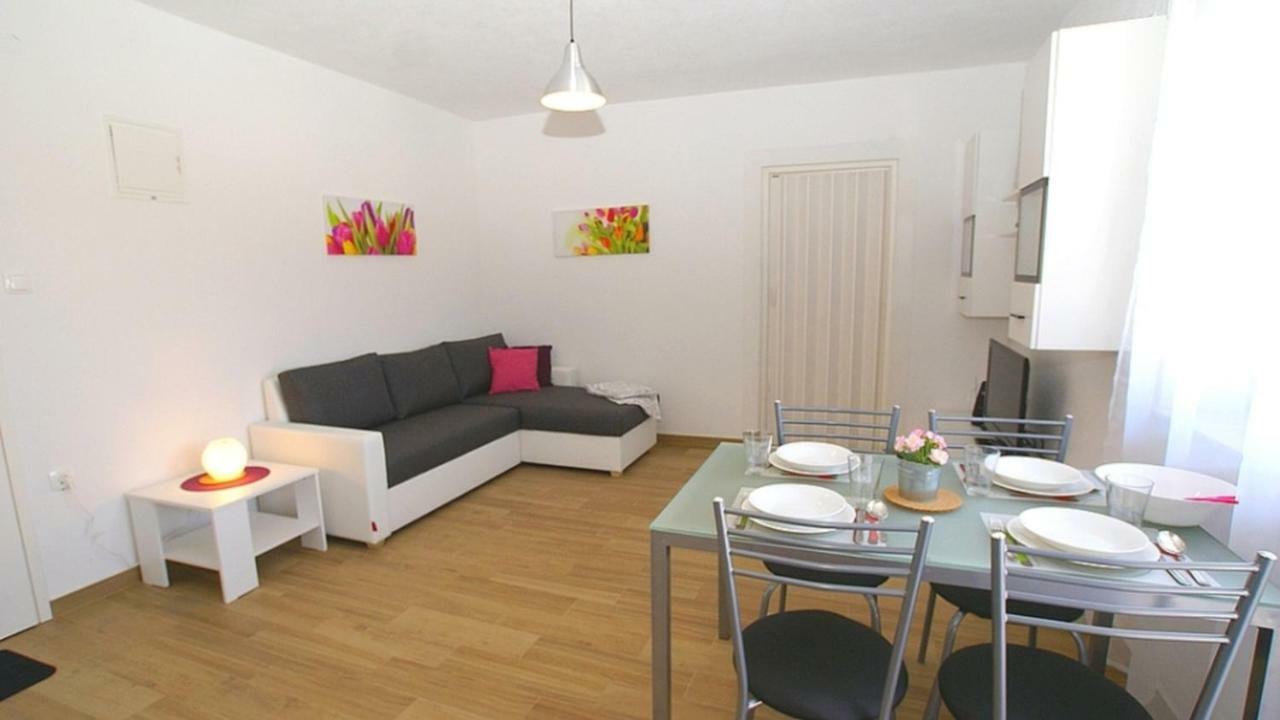 Apartments Kamelija Malinska Zewnętrze zdjęcie